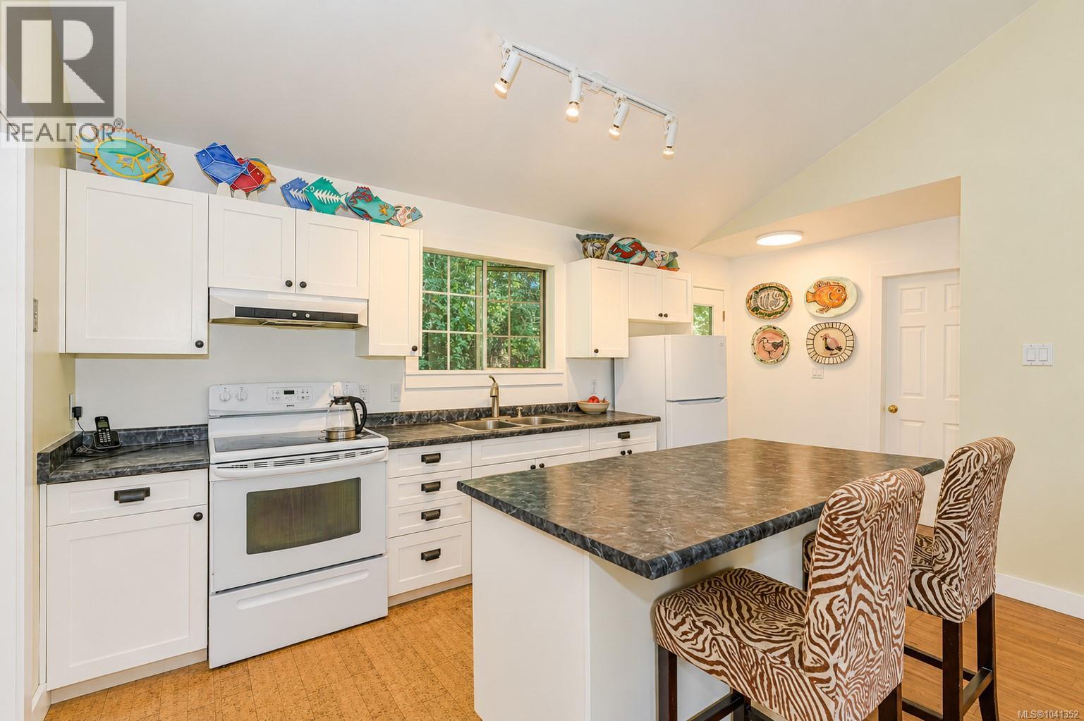 351 Elizabeth Dr - 20