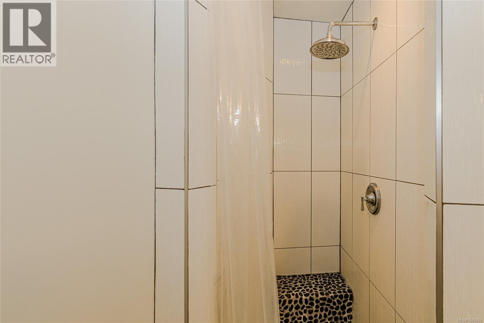 351 Elizabeth Dr - 37