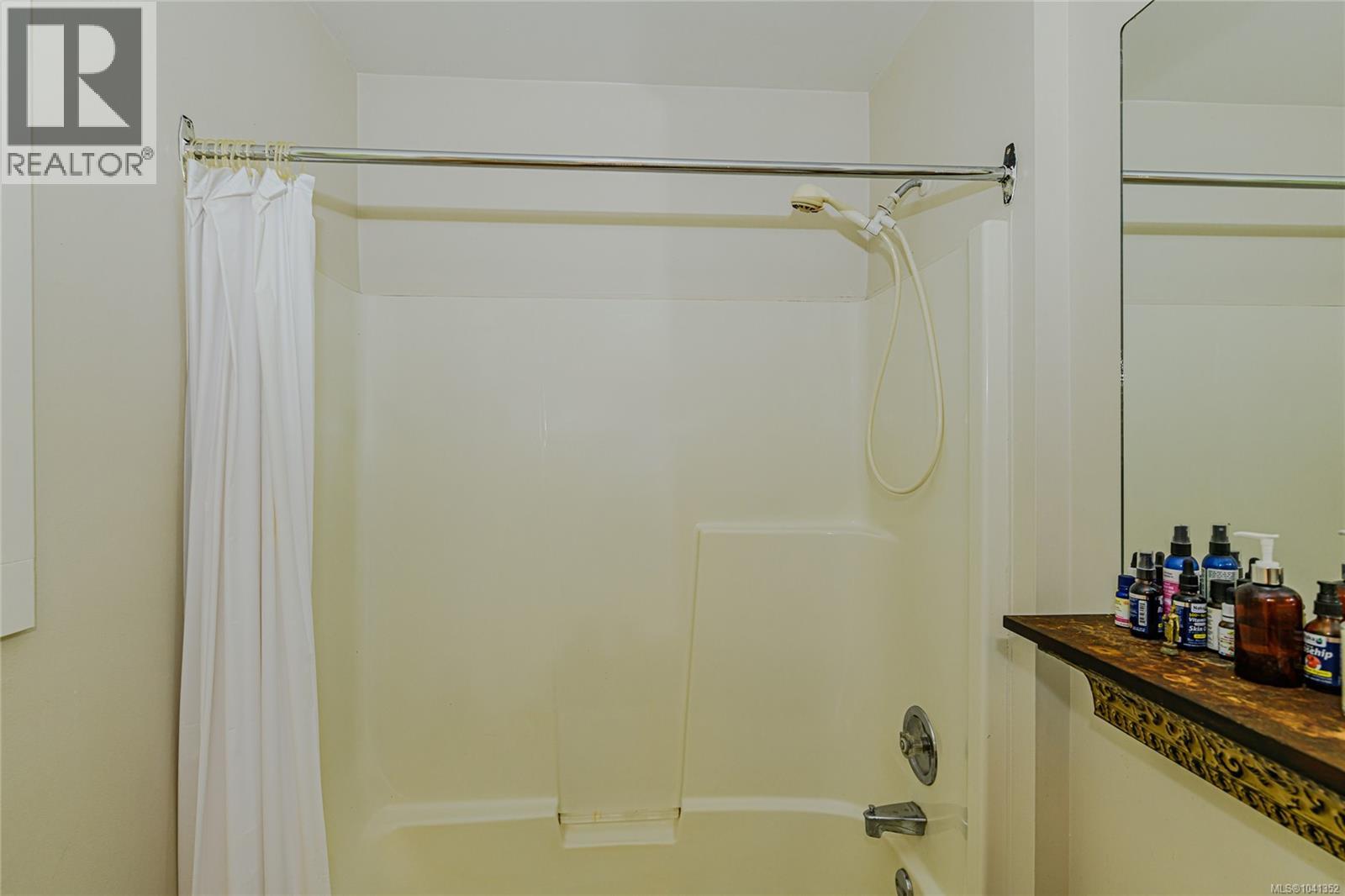351 Elizabeth Dr - 27