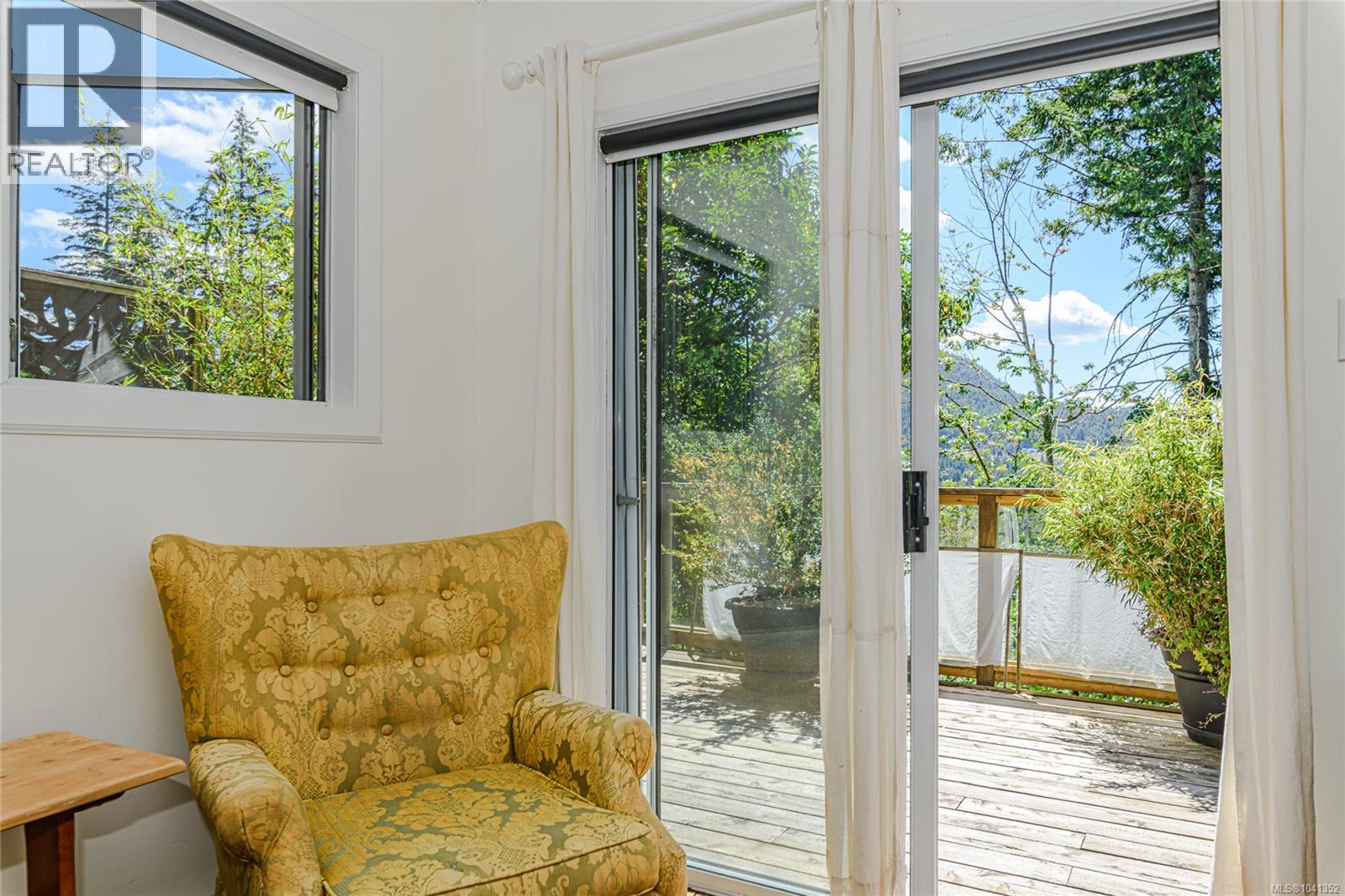 351 Elizabeth Dr - 23