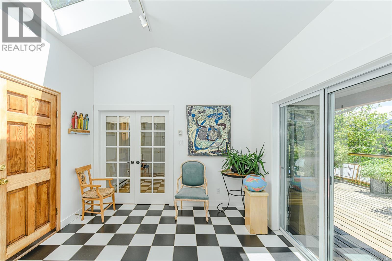 351 Elizabeth Dr - 28