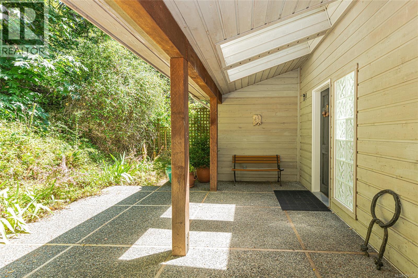 351 Elizabeth Dr - 4