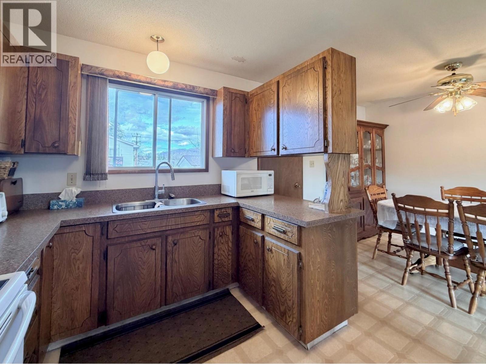 11102 Scott Street - 13