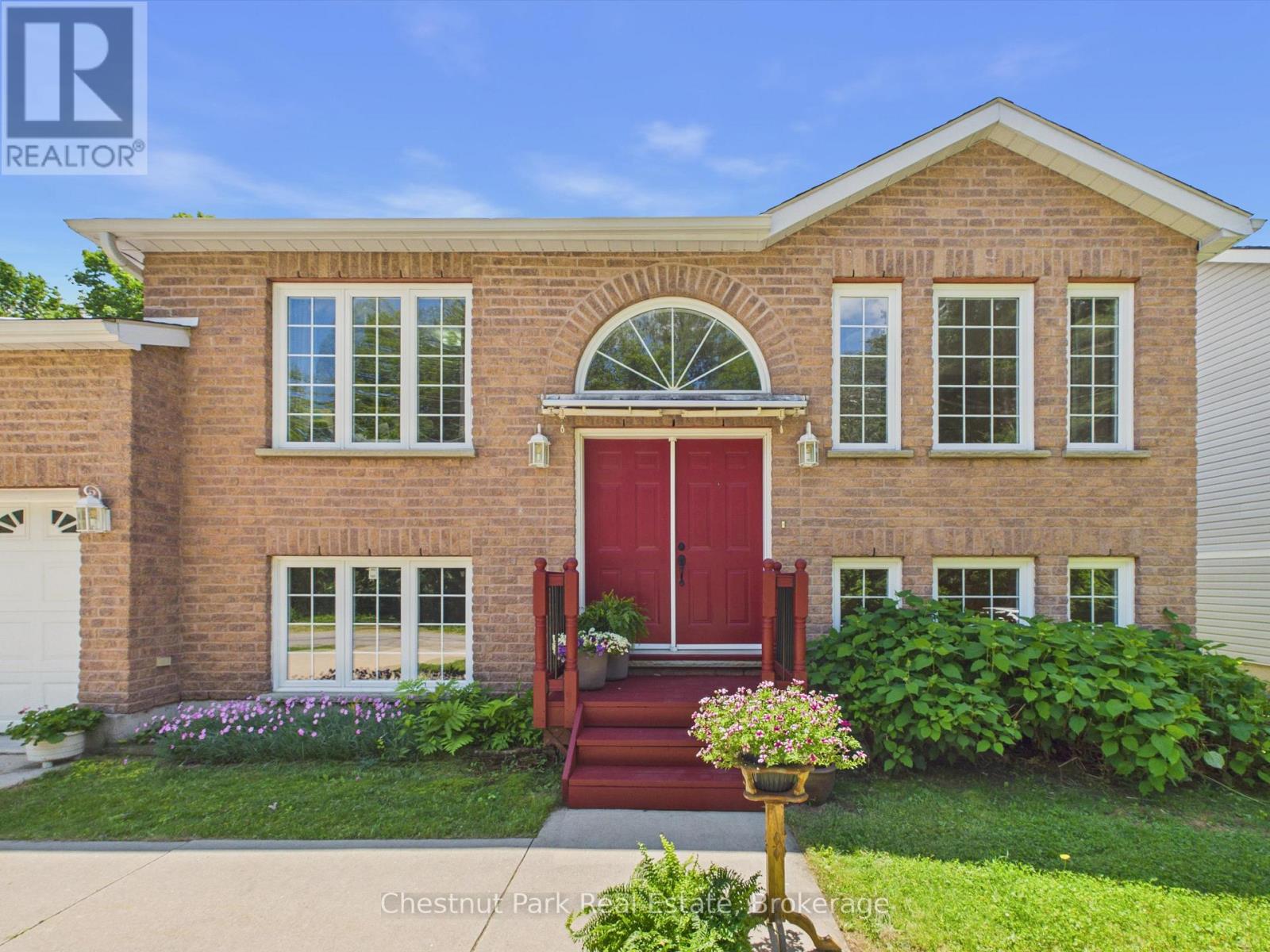 525 LORNE STREET - 1