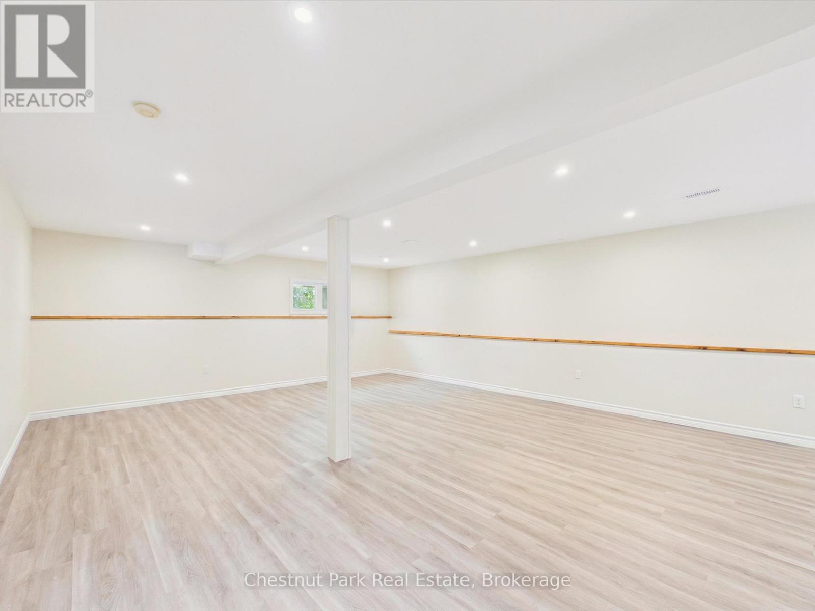 525 LORNE STREET - 15
