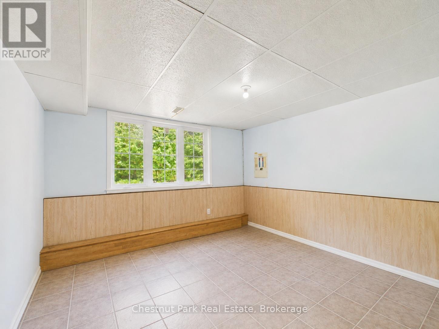 525 LORNE STREET - 19
