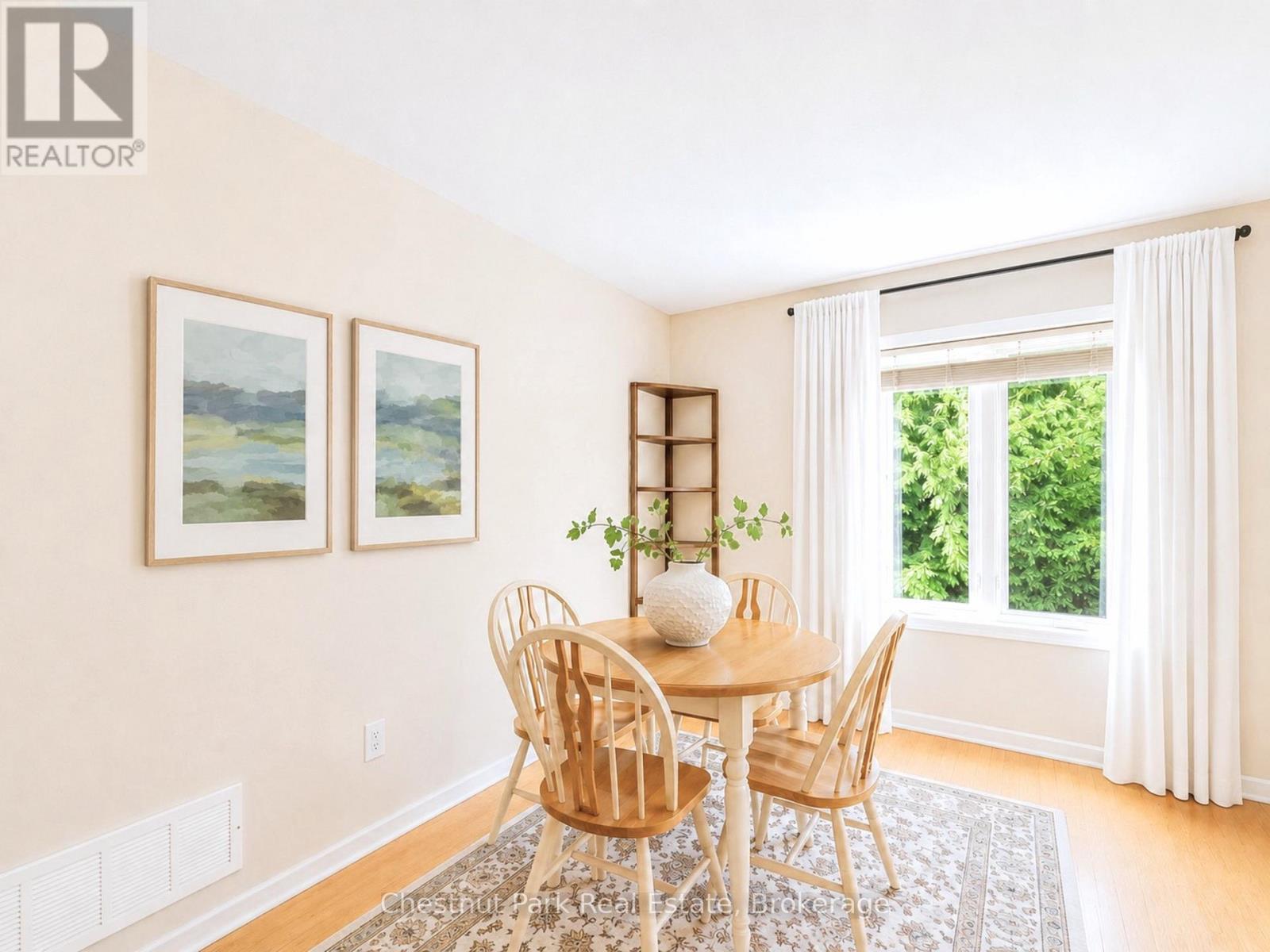 525 LORNE STREET - 9