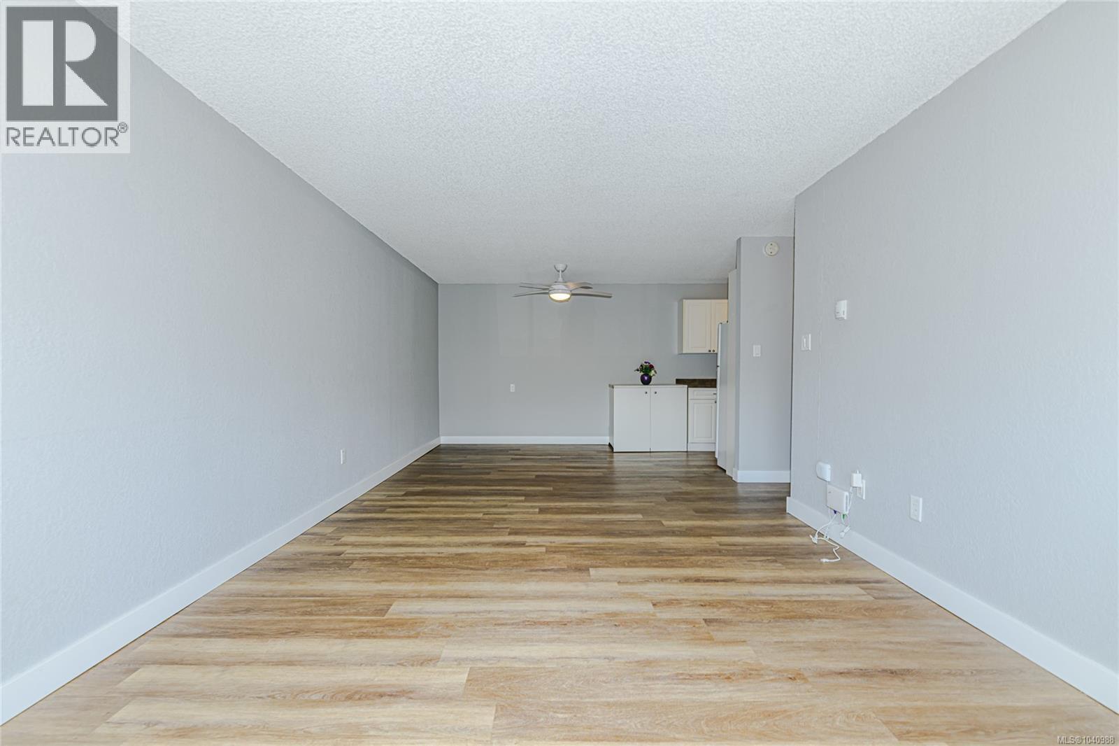 #310 218 Bayview Ave - 7