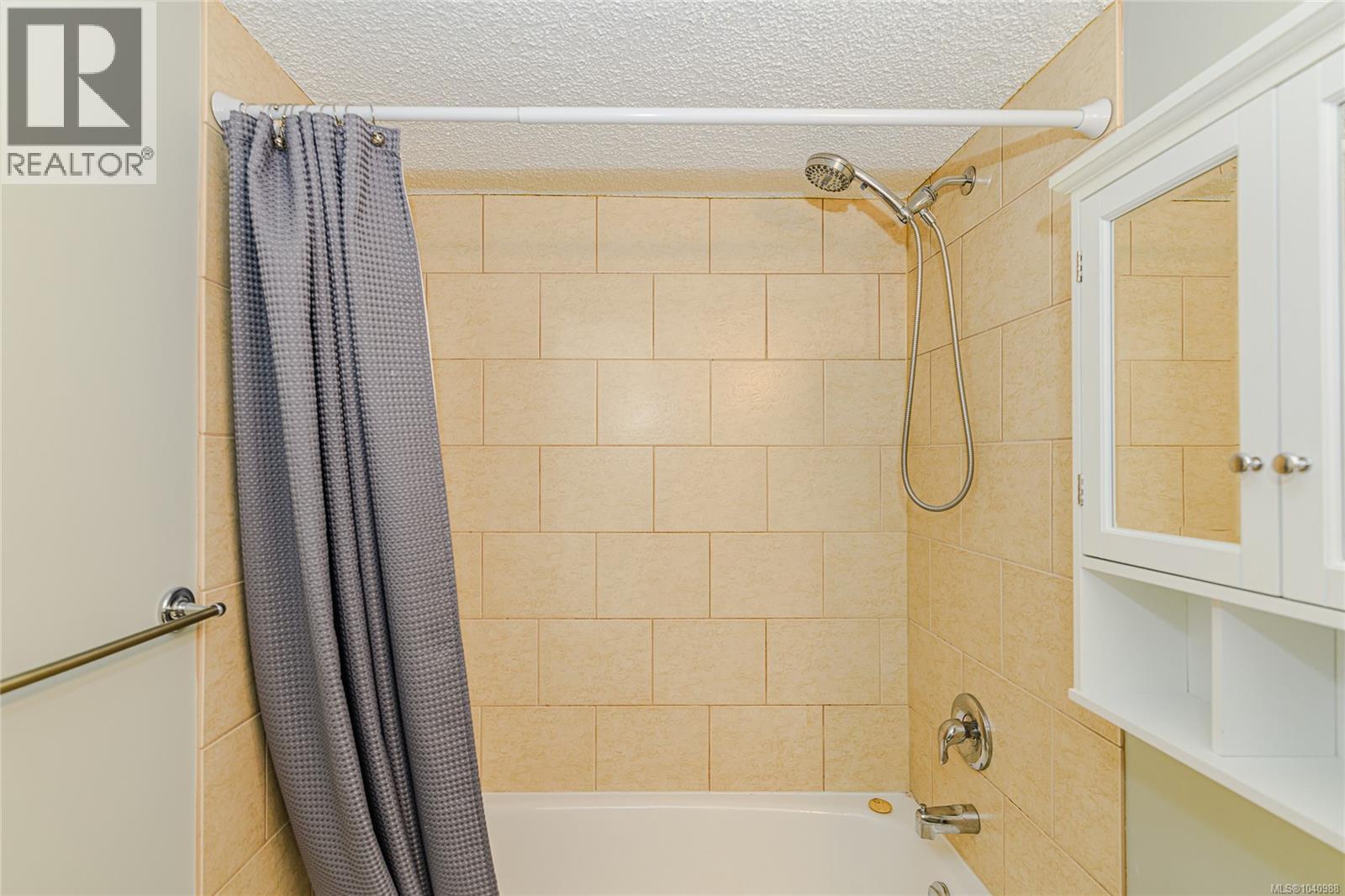 310 218 Bayview Ave, Ladysmith
