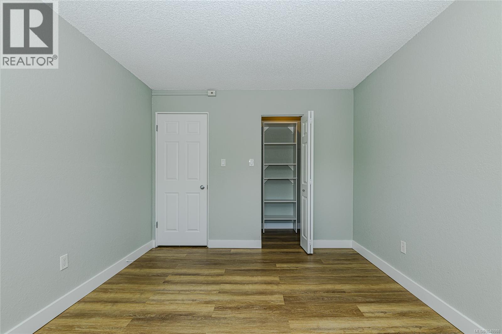 310 218 Bayview Ave, Ladysmith