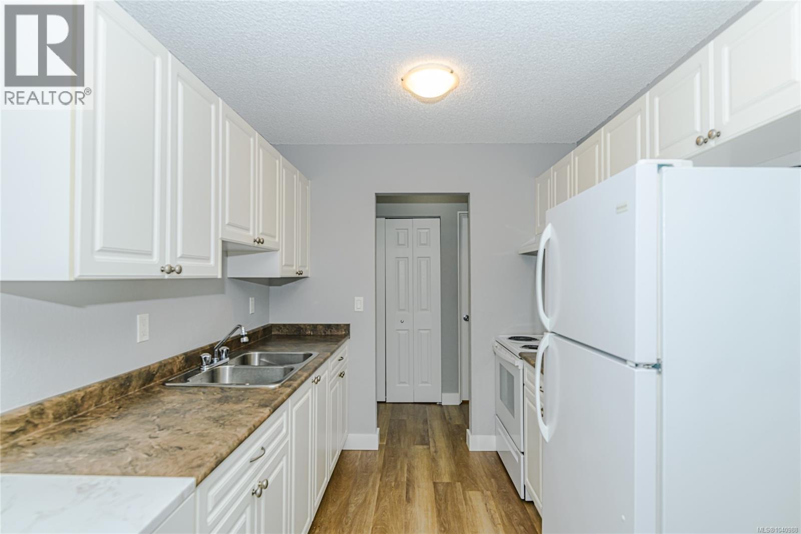 310 218 Bayview Ave, Ladysmith