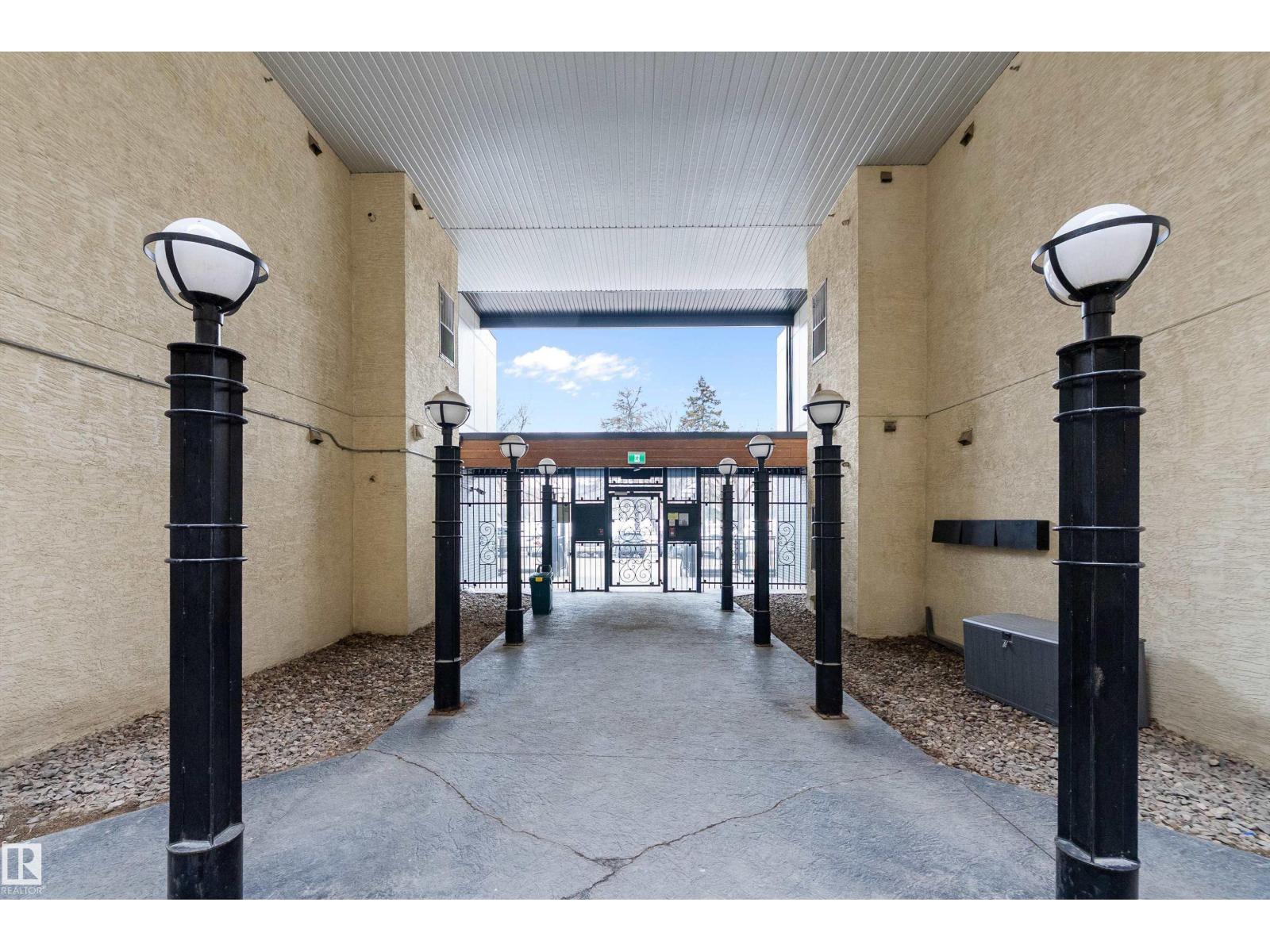 #415 10531 117 ST NW - 26