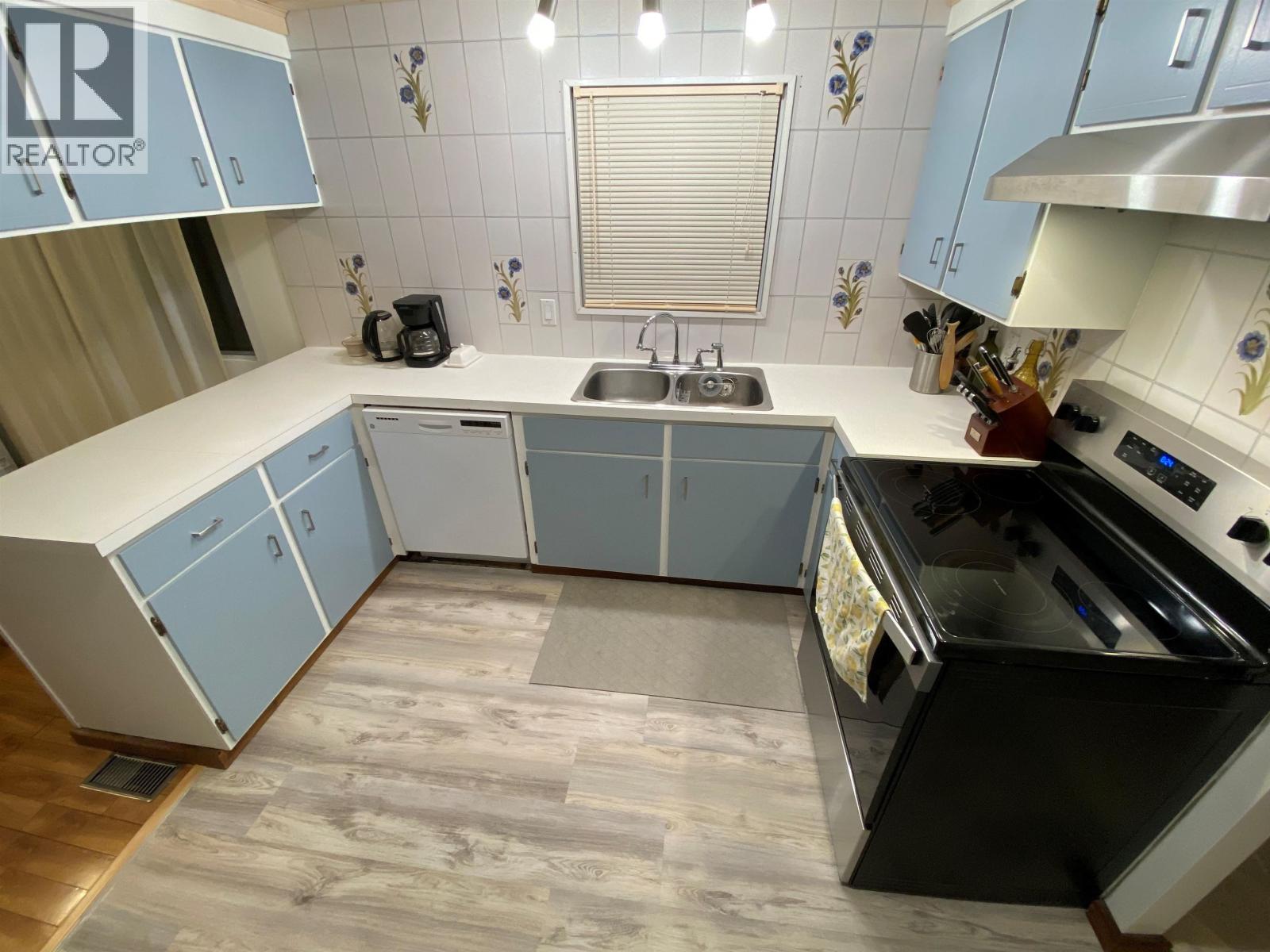 614 5TH AVENUE - 7