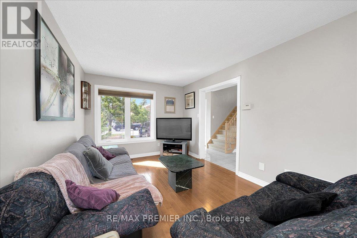 17 BERRYDOWN DRIVE - 11