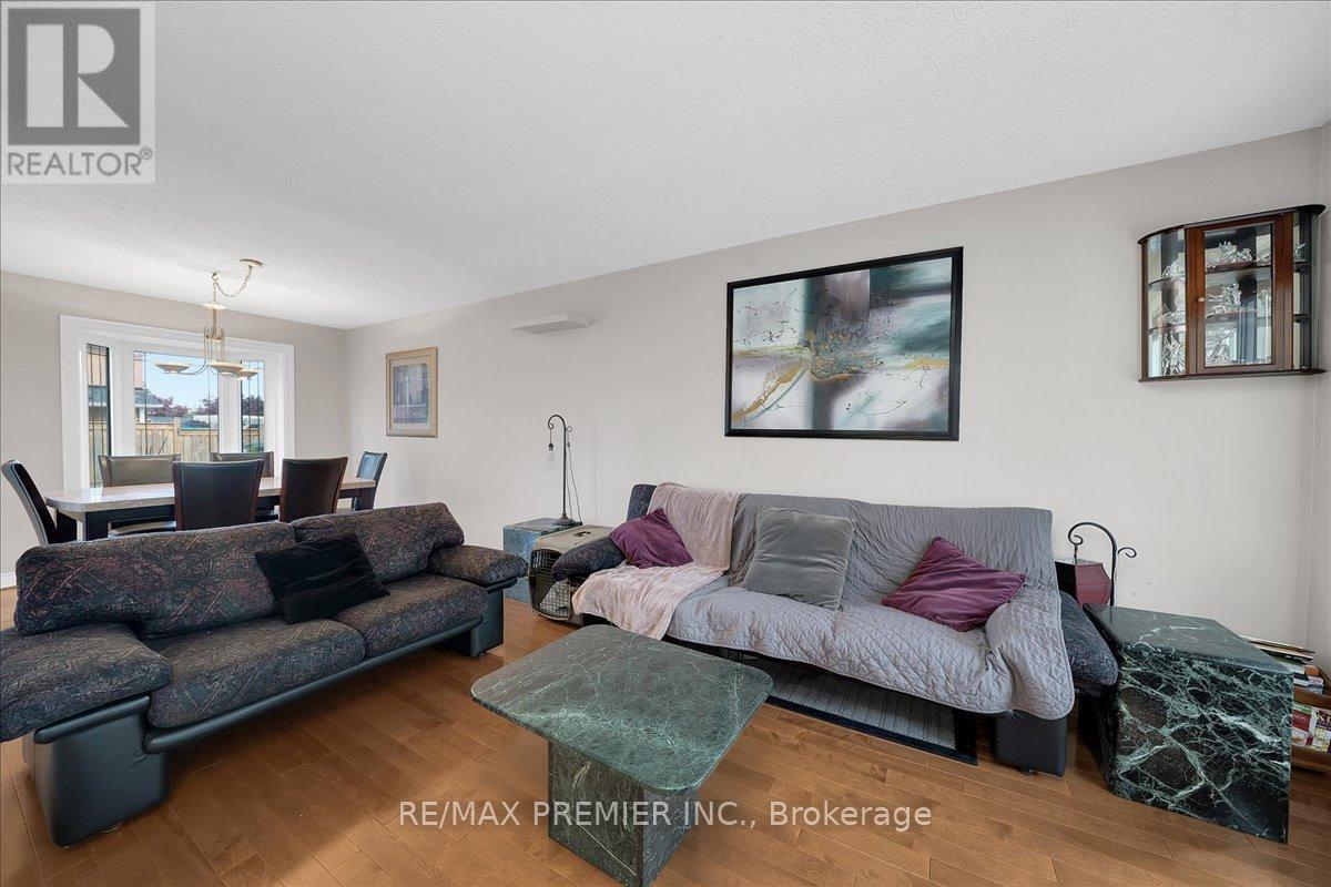 17 BERRYDOWN DRIVE - 12