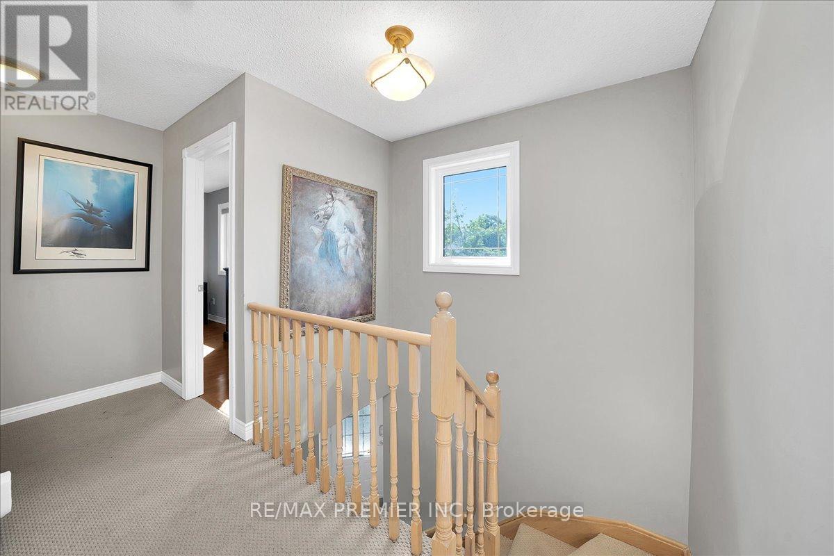 17 BERRYDOWN DRIVE - 18