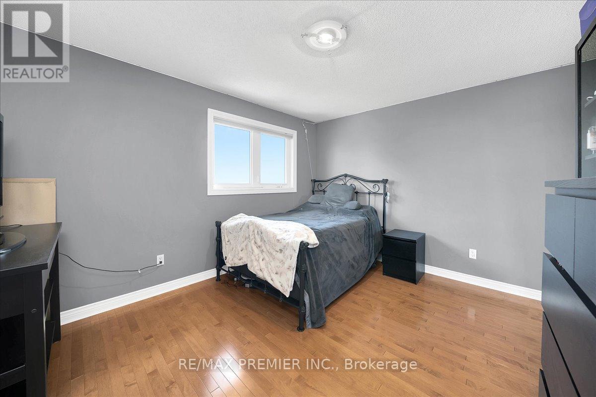 17 BERRYDOWN DRIVE - 22