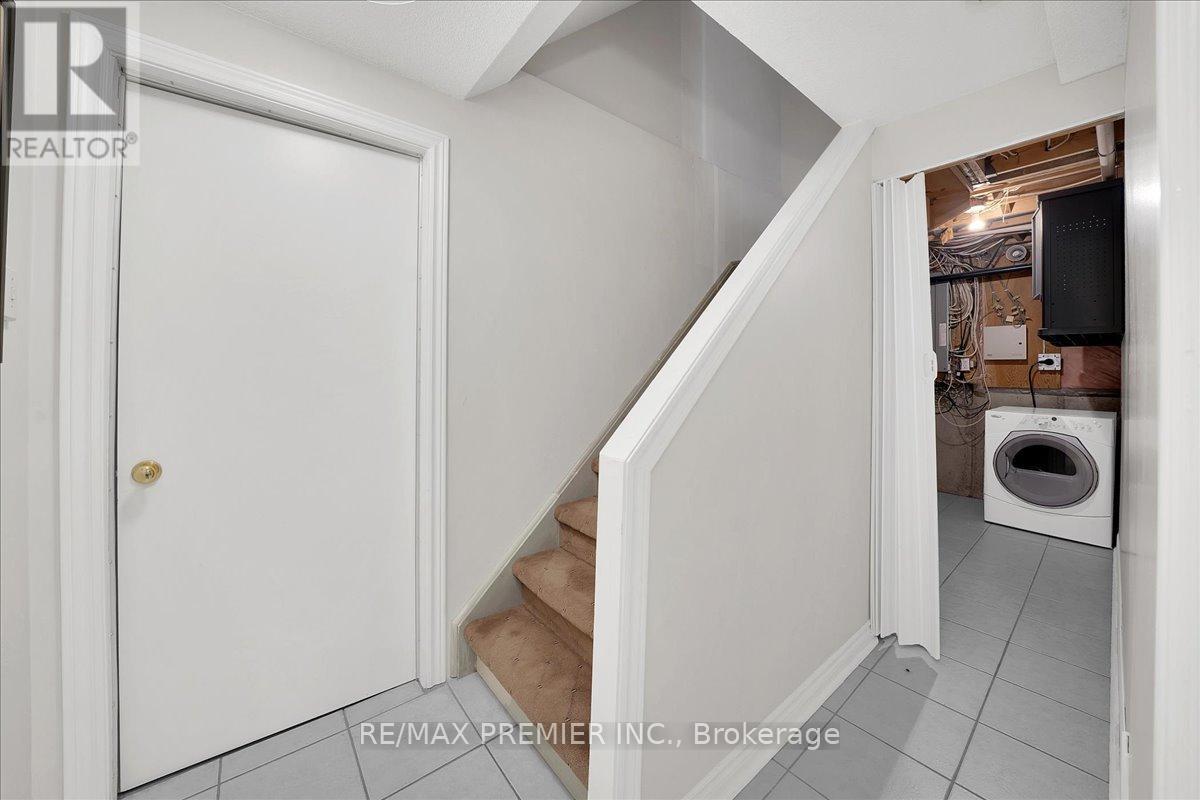 17 BERRYDOWN DRIVE - 25