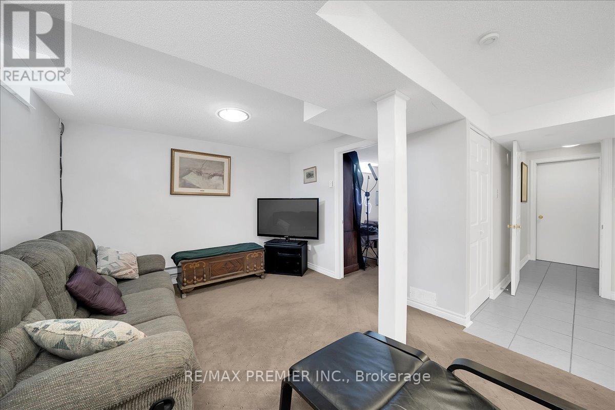 17 BERRYDOWN DRIVE - 30
