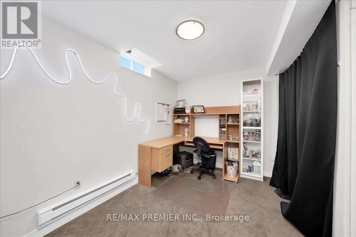 17 BERRYDOWN DRIVE - 31