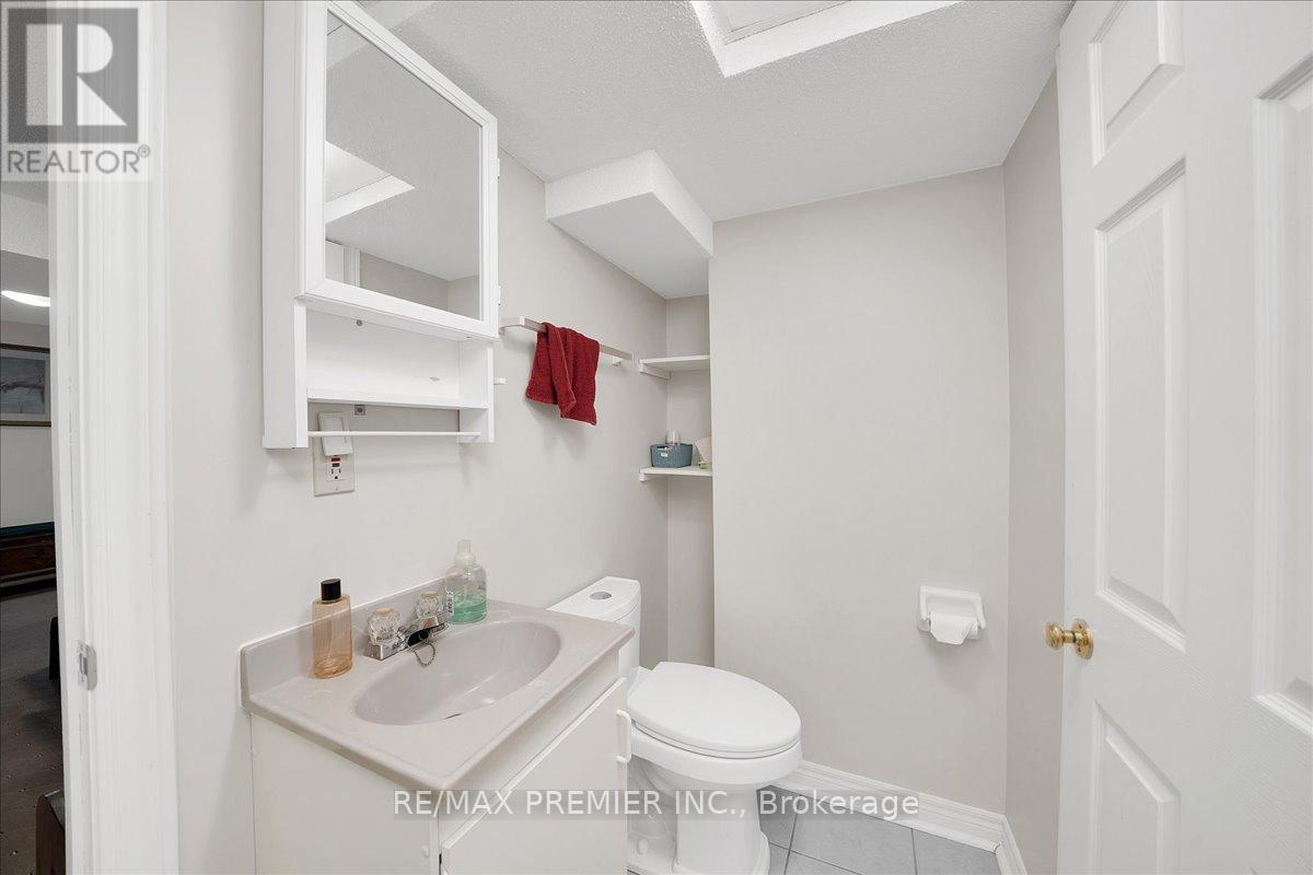 17 BERRYDOWN DRIVE - 33