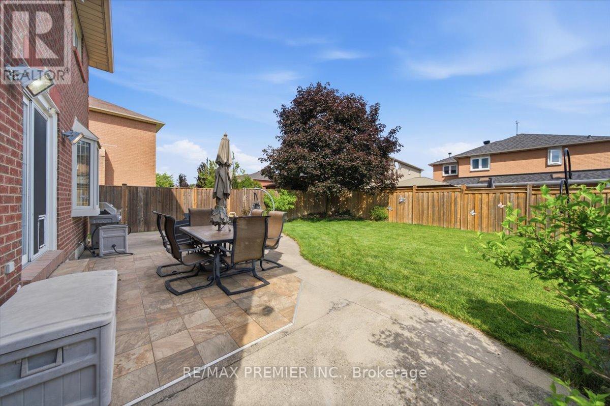 17 BERRYDOWN DRIVE - 34
