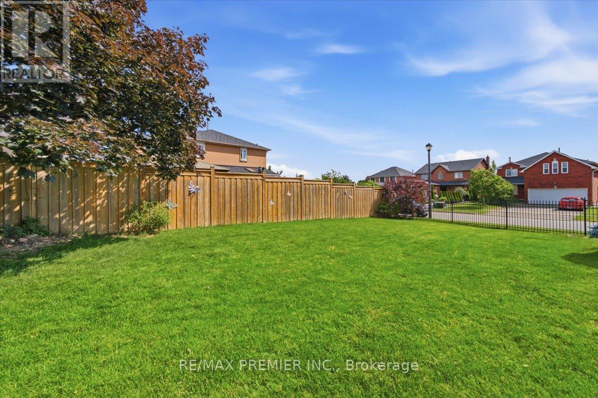 17 BERRYDOWN DRIVE - 36