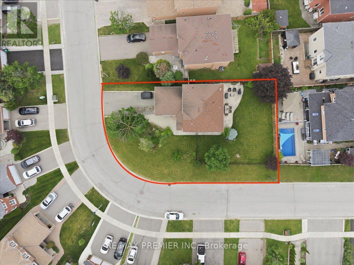 17 BERRYDOWN DRIVE - 38