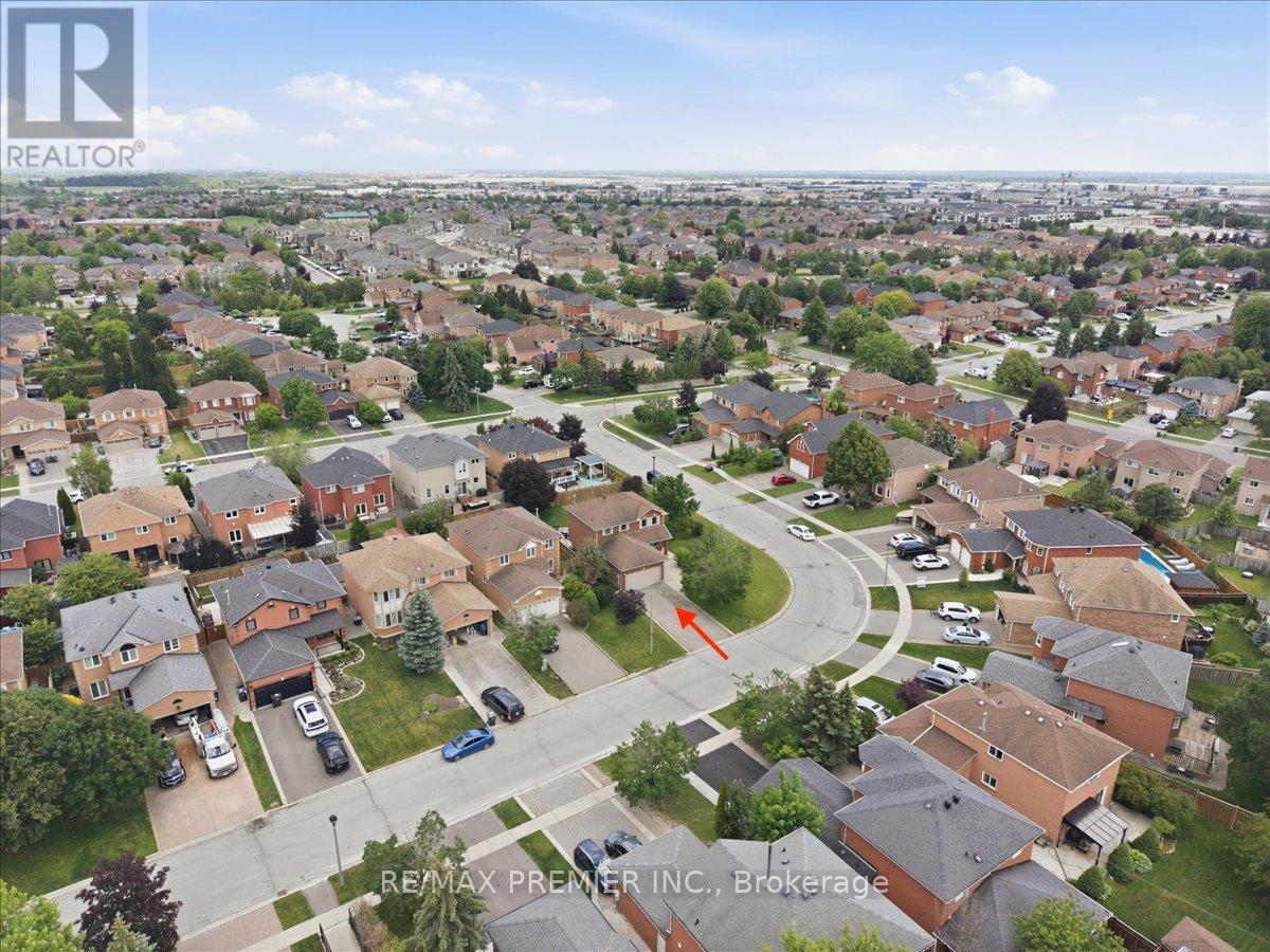 17 BERRYDOWN DRIVE - 39