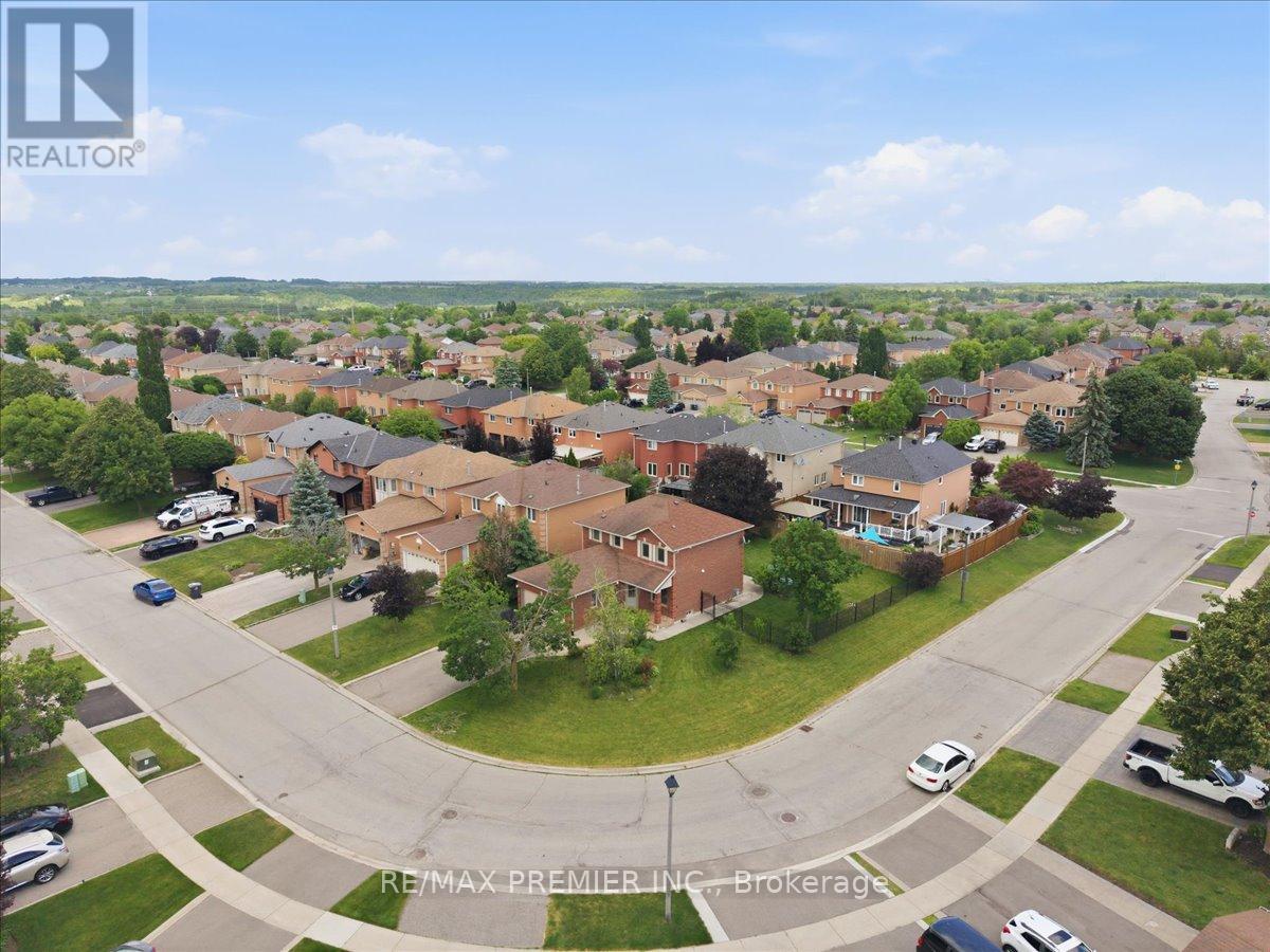 17 BERRYDOWN DRIVE - 40