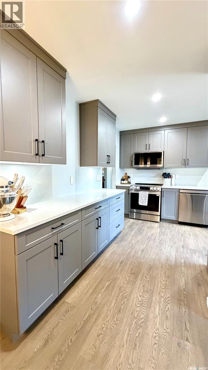 10 Stewart AVENUE — photo 13