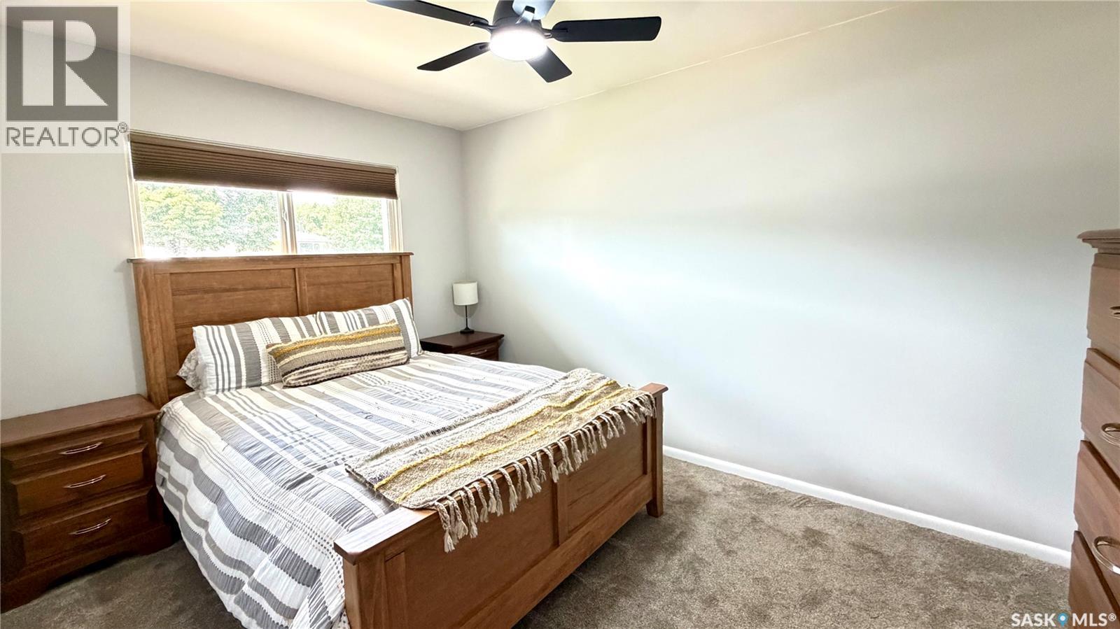 10 Stewart AVENUE — photo 22