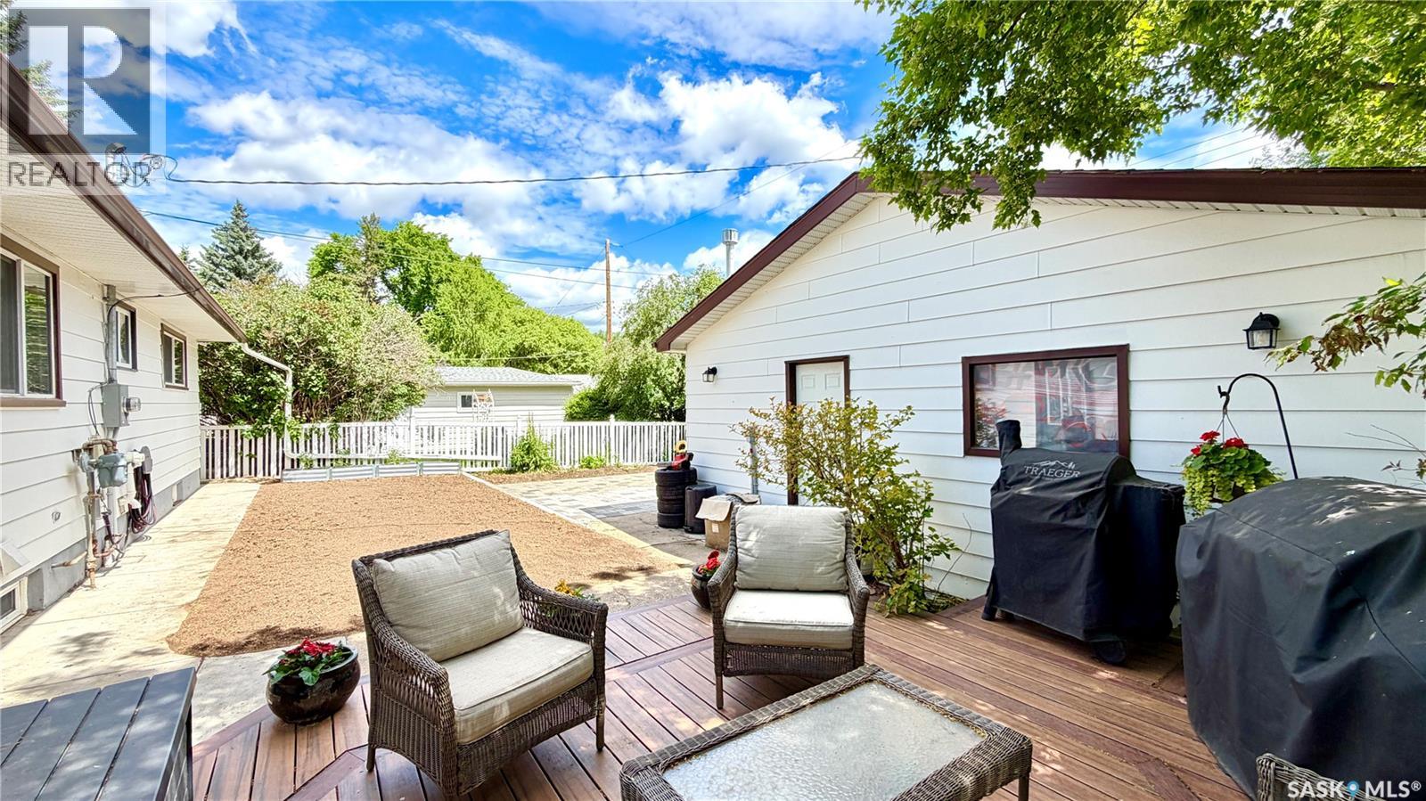 10 Stewart AVENUE — photo 48
