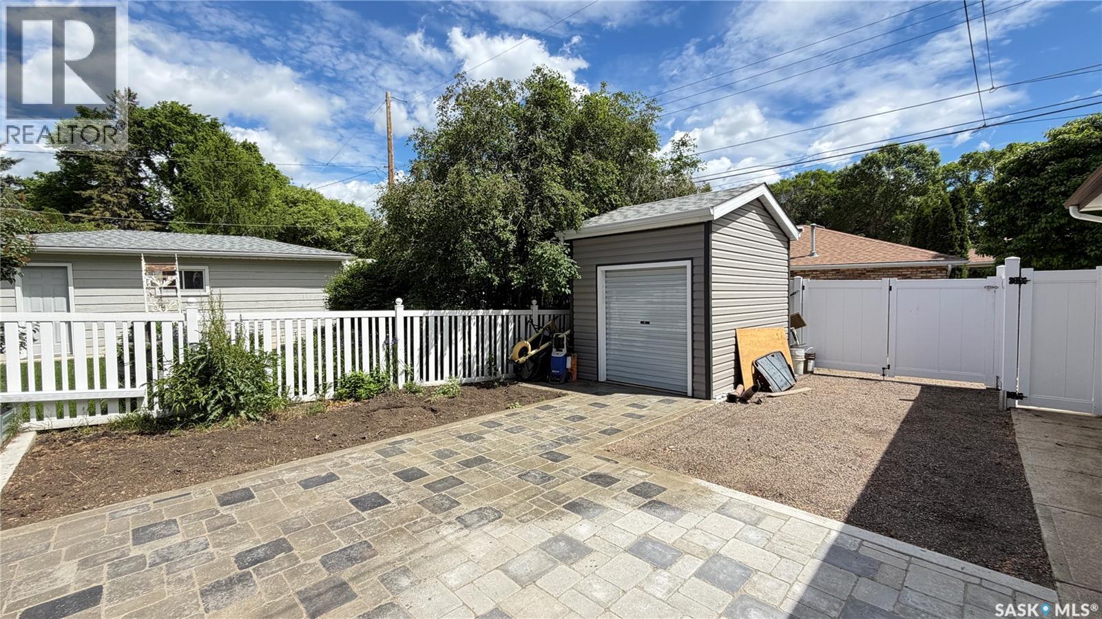 10 Stewart AVENUE — photo 50