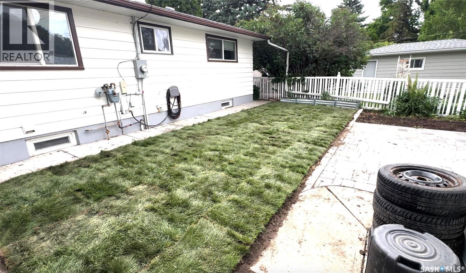 10 Stewart AVENUE — photo 52