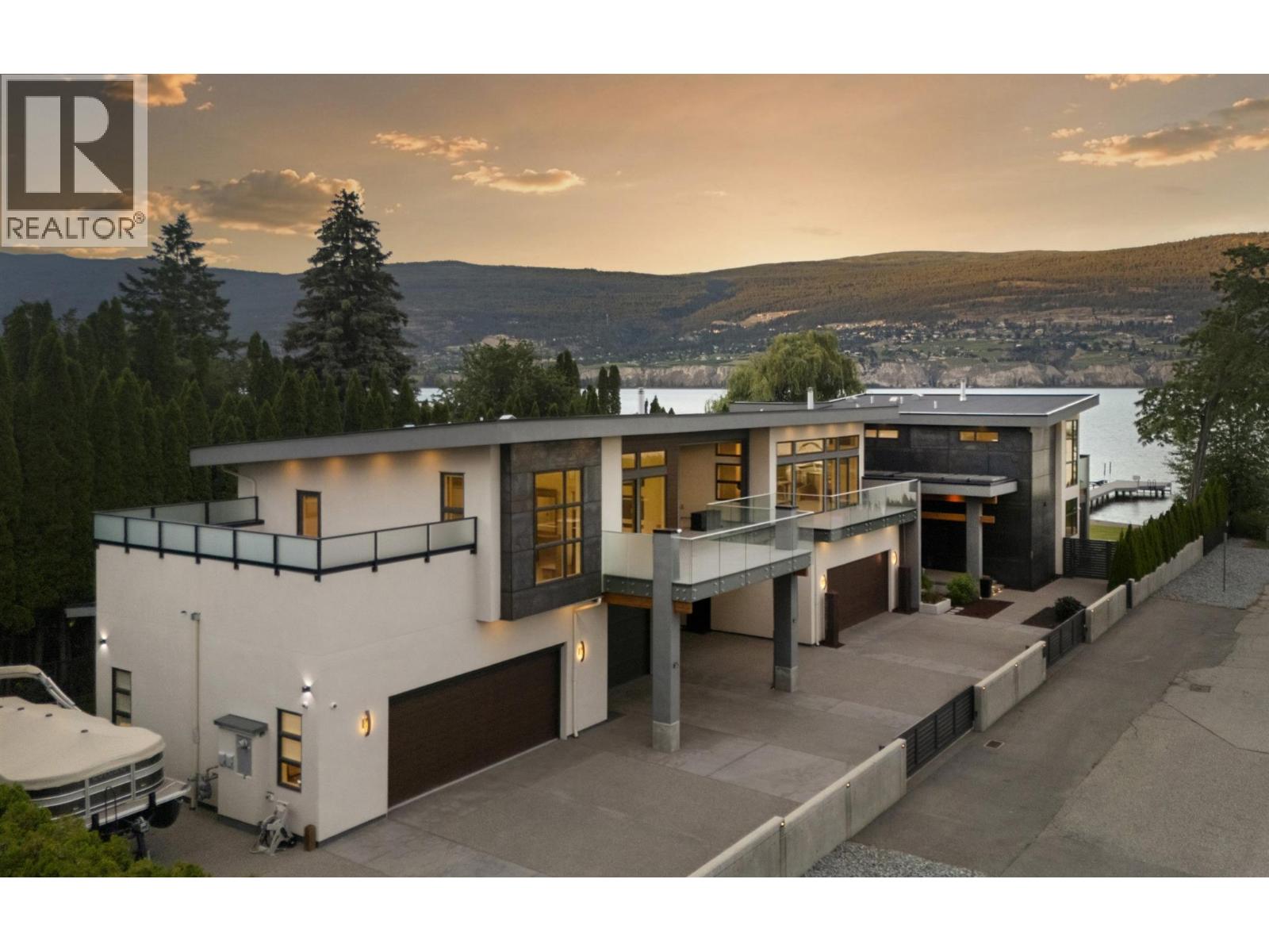 704 Stonor Street, Summerland
