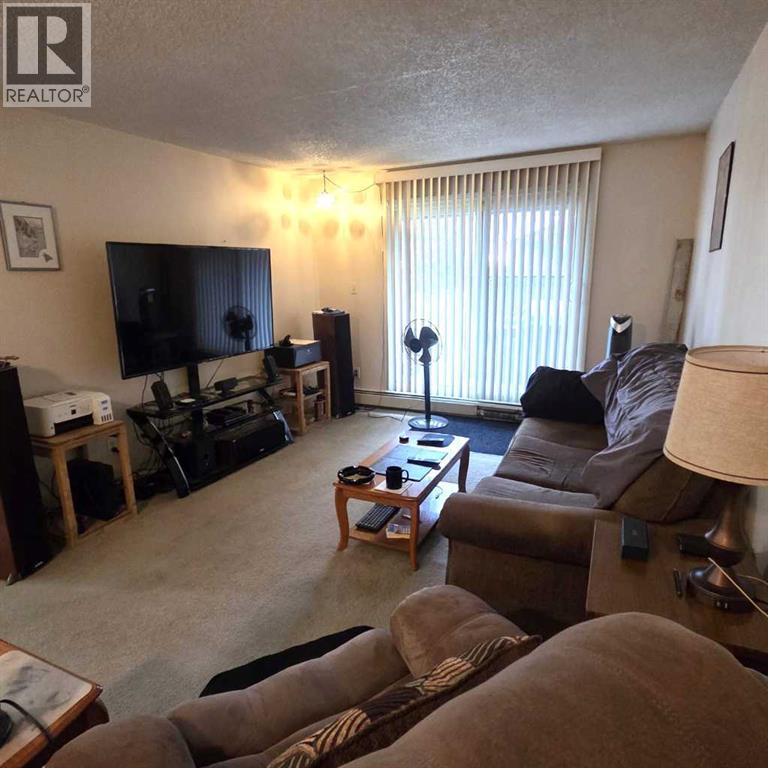 #105A 5611 10 Avenue - 11