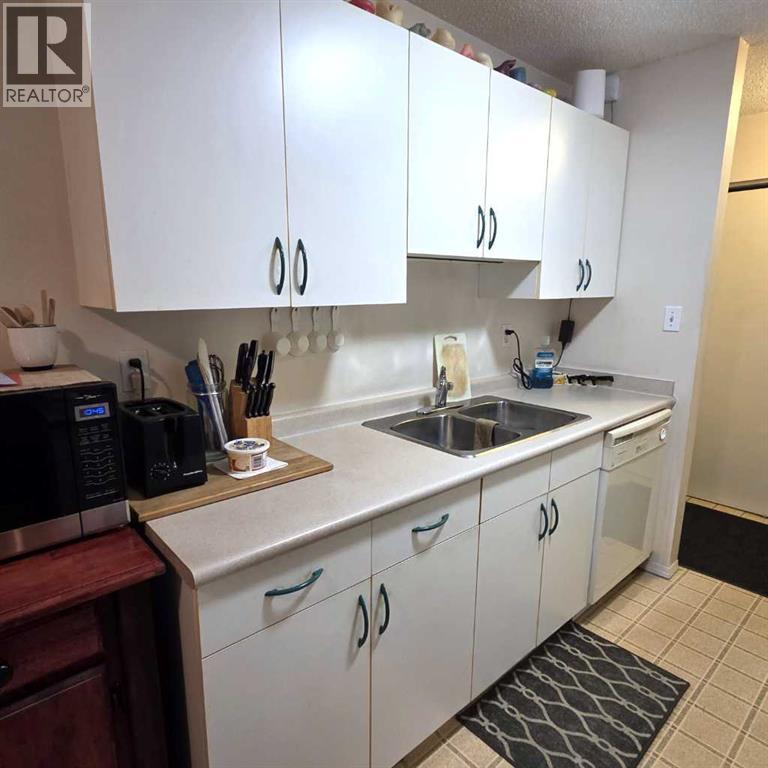 #105A 5611 10 Avenue - 7