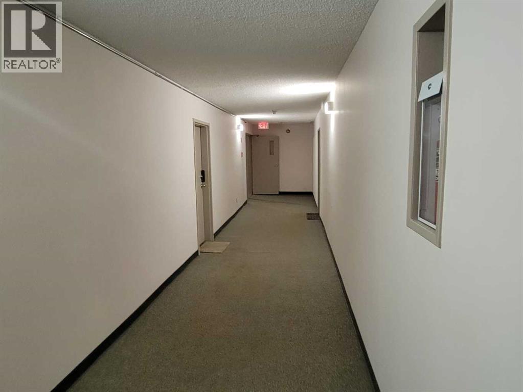 #105A 5611 10 Avenue - 31