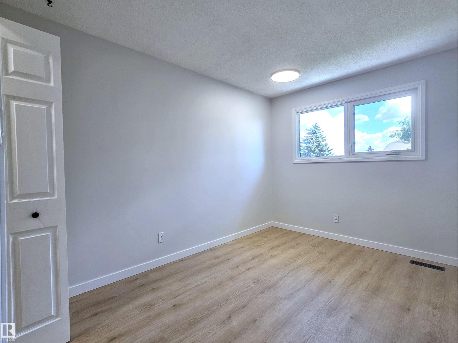 8011 182A ST NW - 16