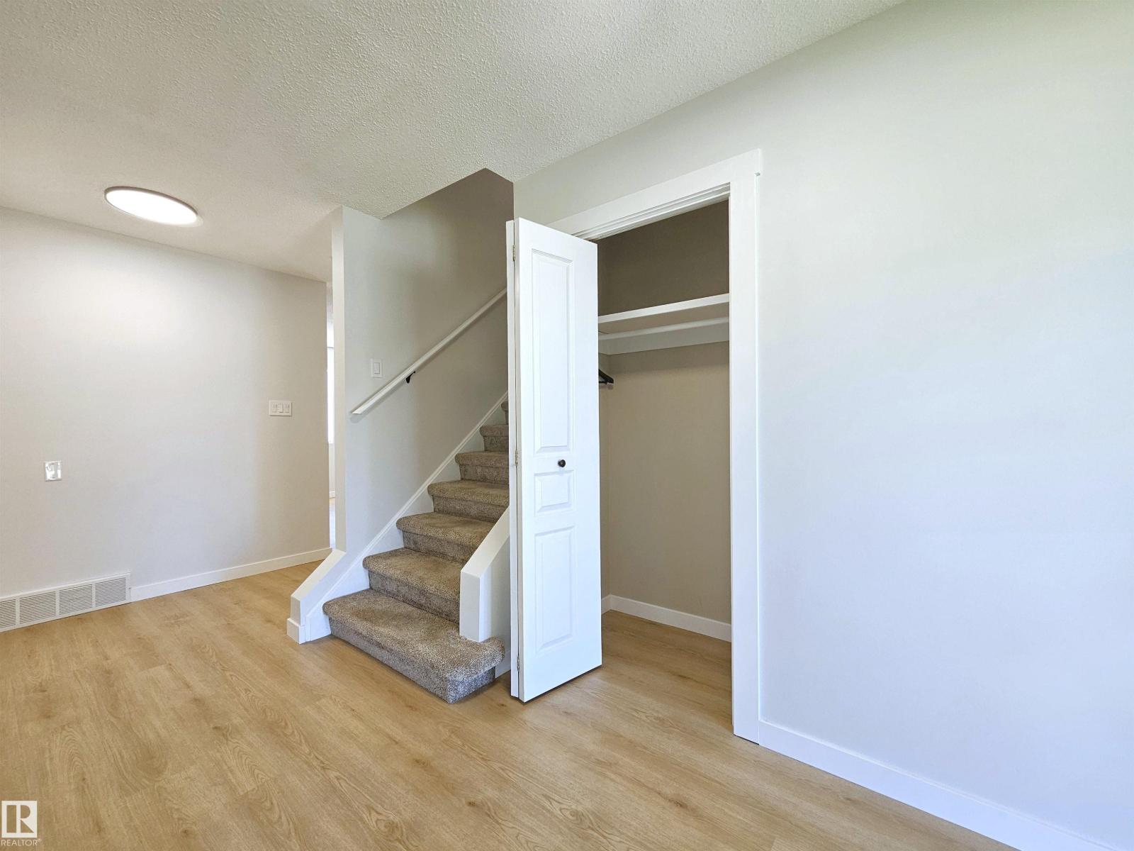 8011 182A ST NW - 4