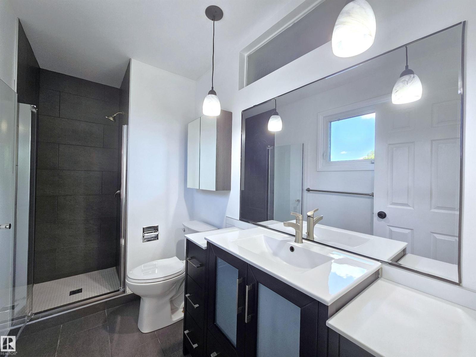 8011 182A ST NW - 21