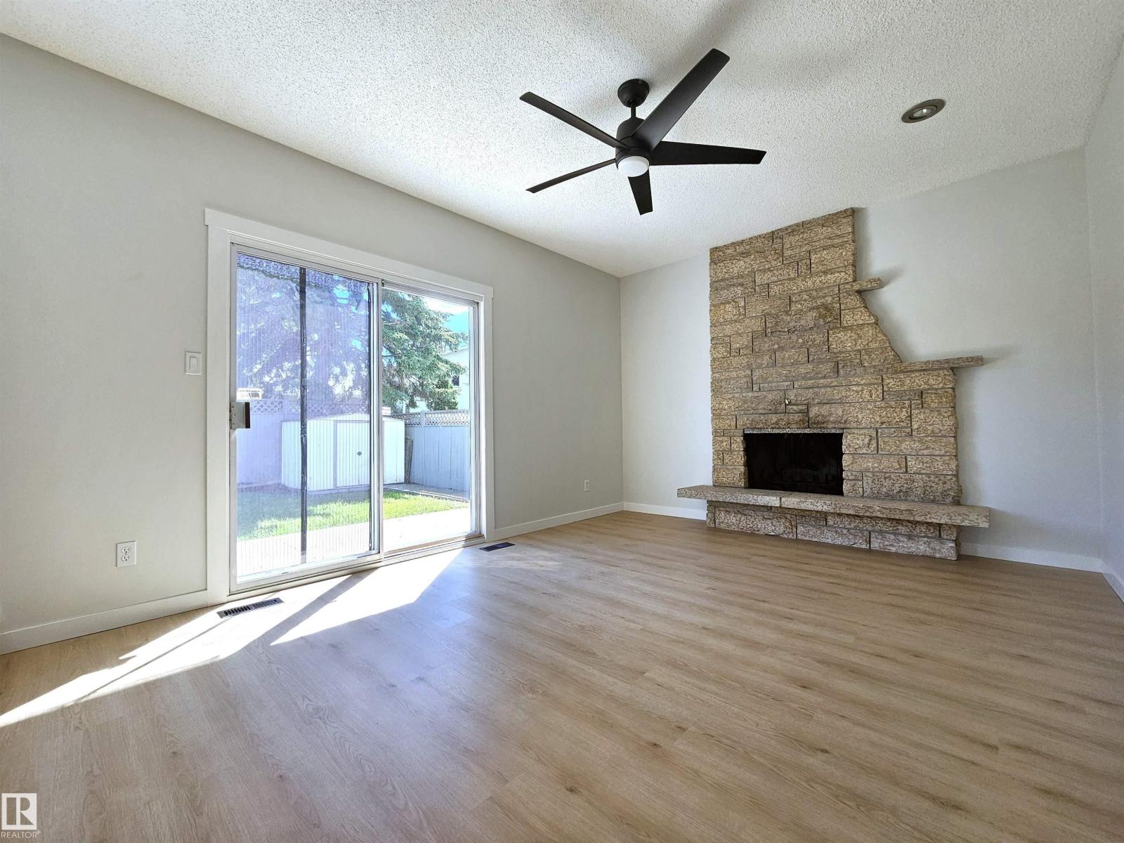 8011 182A ST NW - 11