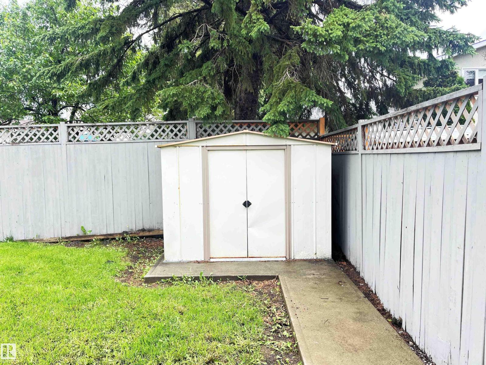 8011 182A ST NW - 28
