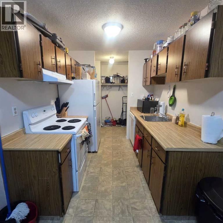 #304B 5611 9 Avenue - 5