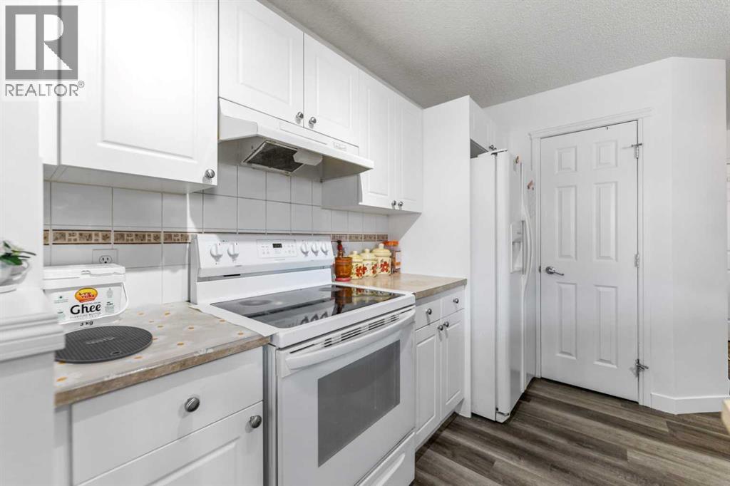 100 Saddlecrest Boulevard NE - 10
