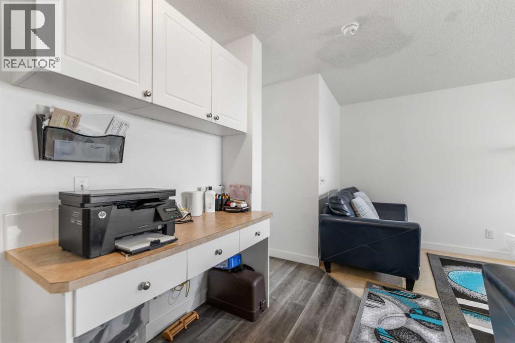 100 Saddlecrest Boulevard NE - 12