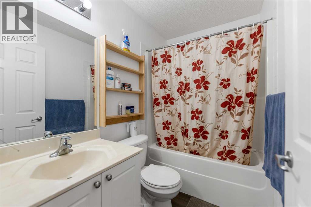 100 Saddlecrest Boulevard NE - 26
