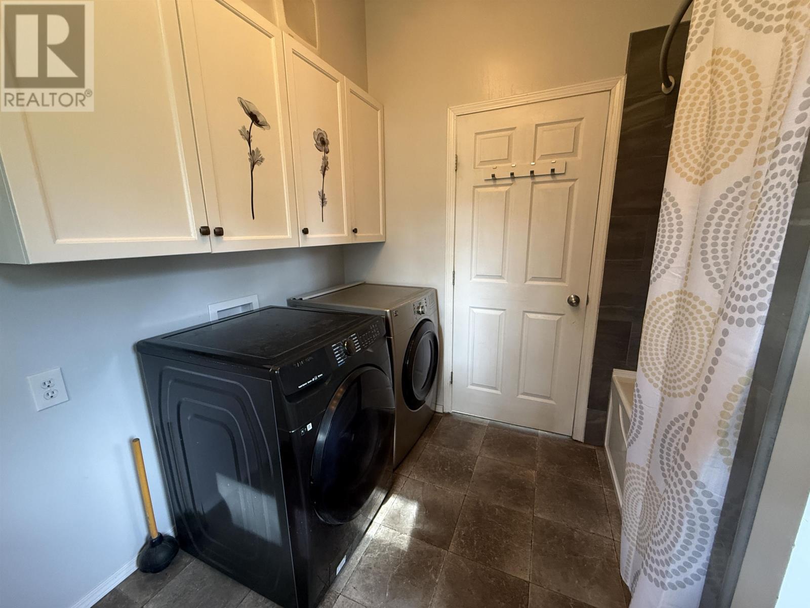 849 McIntyre DR - 18