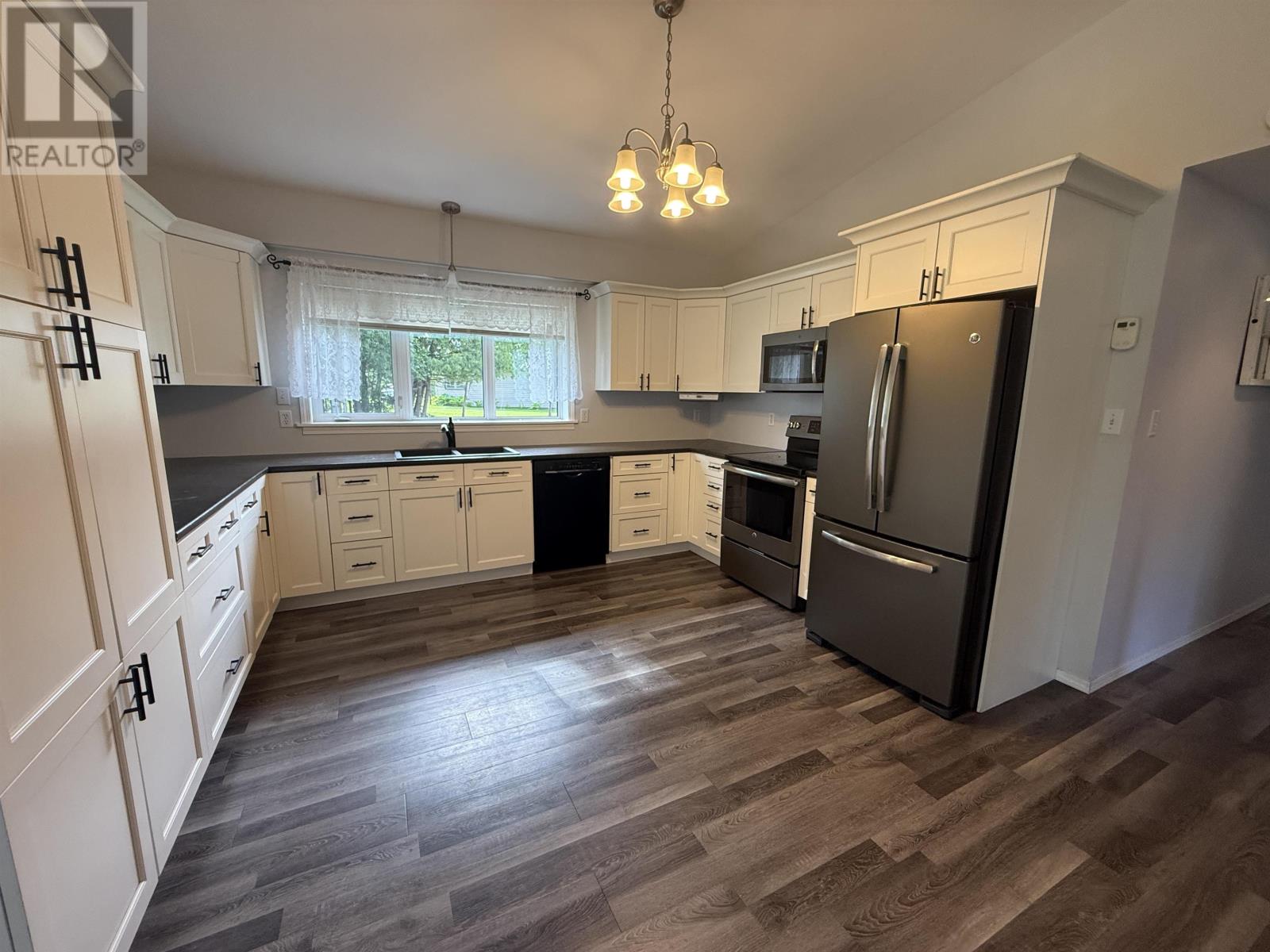849 McIntyre DR - 16